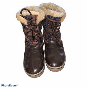 Bass brand duck boots plaid/fur lined size 9